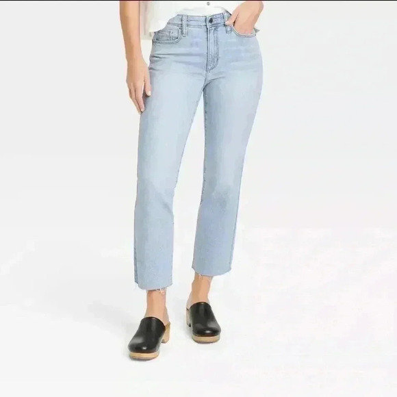 Universal Thread - Women's Ankle Bootcut Jeans - Light Wash Size 10/Long - Picture 1 of 13